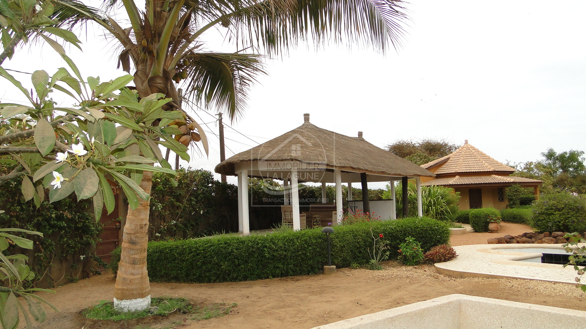 Agence Immobilière Saly Sénégal - V2812 - Villa à NGAPAROU - V2812 villa a vendre ngaparou senegal