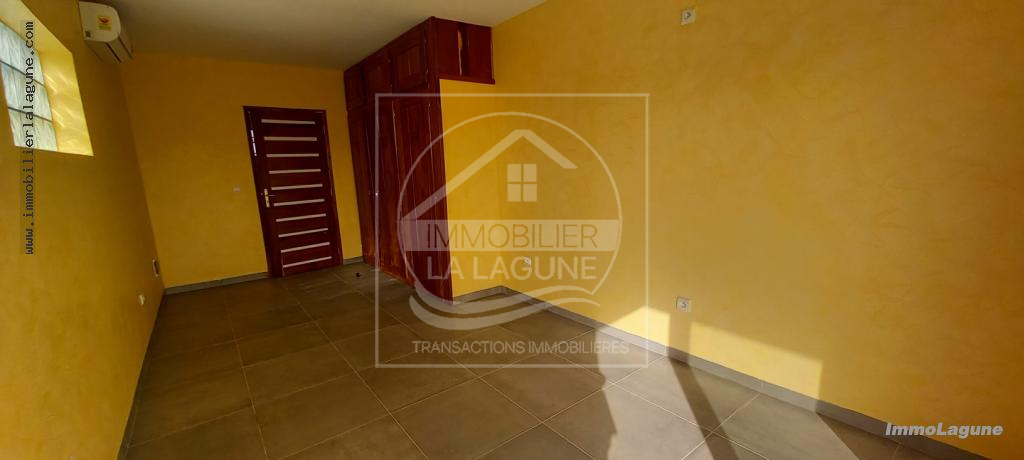Agence Immobilière Saly Sénégal - V2867 - Villa à NGAPAROU - V2867-villa-a-vendre-a-ngaparou-senegal