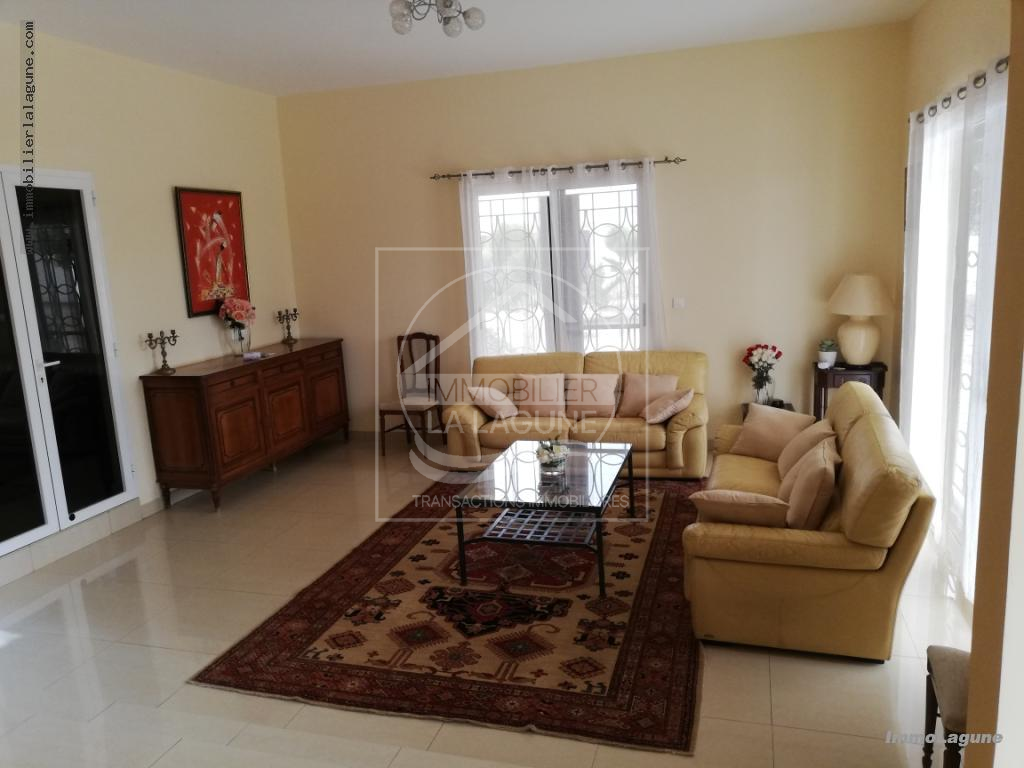 Agence Immobilière Saly Sénégal - V2196 - Villa à SOMONE - v2196 grande maison avec piscine à acheter à somone senegal