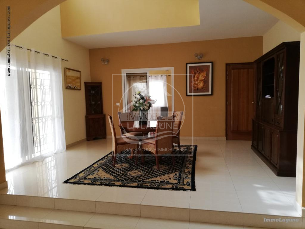 Agence Immobilière Saly Sénégal - V2196 - Villa à SOMONE - v2196 grande maison avec piscine  acheter à somone senegal