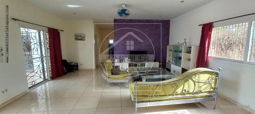 Agence Immobilière Saly Sénégal - V2264 - Villa à NGUERIGNE - V2264 villa à vendre avec piscine à nguerigne senegal