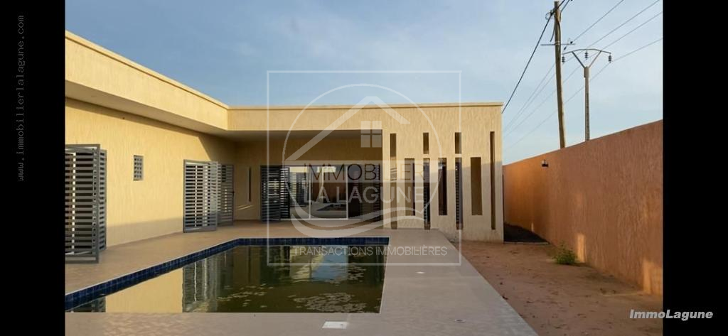 Agence Immobilière Saly Sénégal - V2927 - Villa à NGUERIGNE - V2927-villa-a-vendre-a-nguerigne-senegal