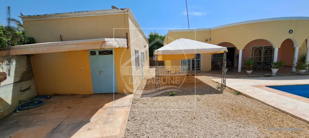 Agence Immobilière Saly Sénégal - V2947 - Villa à SOMONE - V2947-villa-a-vendre-a-somone-avec-pisicine-senegal