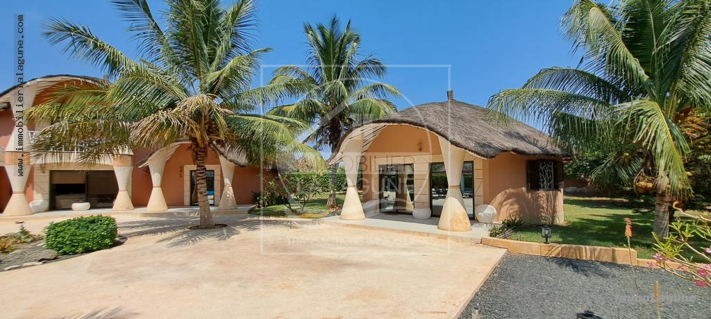 Agence Immobilière Saly Sénégal - V2950 - Villa à N'DIOROKH - V2950-villa-a-vendre-a-somone-avec-pisicne-senegal