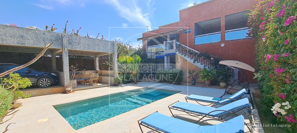 Agence Immobilière Saly Sénégal - V3115 - Villa à NGAPAROU - V3115-villa-a-vendre-avec-piscine-a-ngaparou-senegal