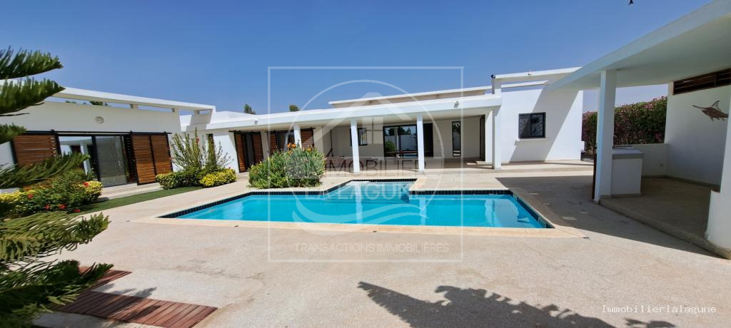Agence Immobilière Saly Sénégal - V3133 - Villa à NGUERIGNE - V3133-villa-a-vendre-a-nguerigne-senegal-avec-piscine