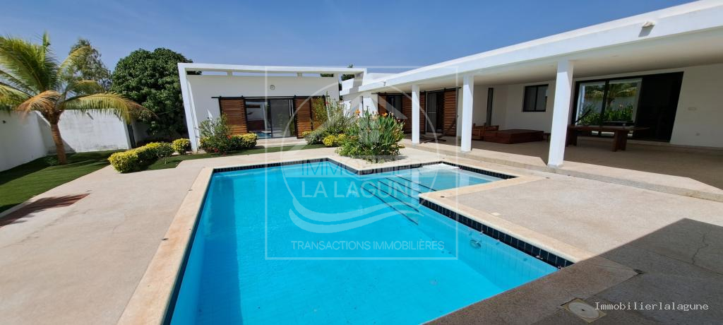 Agence Immobilière Saly Sénégal - V3133 - Villa à NGUERIGNE - V3133-villa-a-vendre-a-nguerigne-senegal-avec-piscine