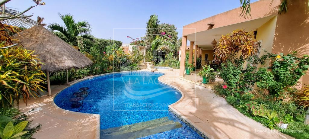 Agence Immobilière Saly Sénégal - V3151 - Villa à NGAPAROU - V3151-villa-a-vendre-a-ngaparou-senegal-avec-piscine