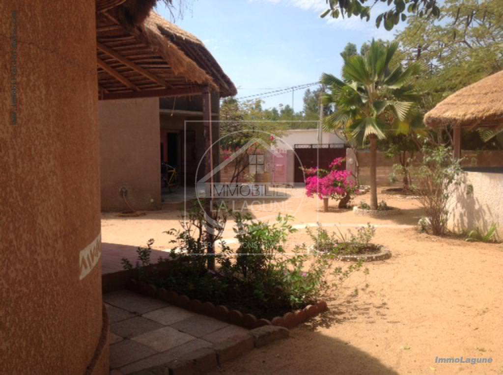 Agence Immobilière Saly Sénégal - V2091 - Villa à SOMONE - V2091 Maison à vendre  en bord de route à Somone Sénégal