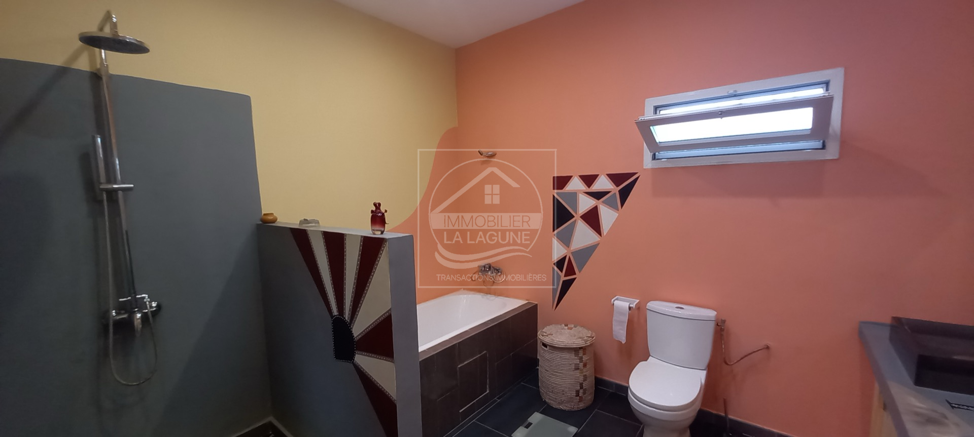 Agence Immobilière Saly Sénégal - V2828 - Villa à NGAPAROU - V2828-villa-a-vendre-a-ngaparou-senegal-avec-pisicne