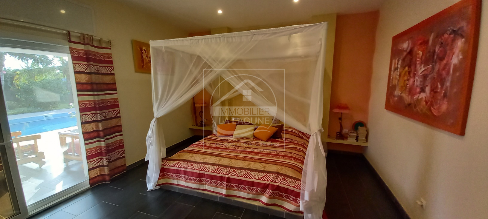 Agence Immobilière Saly Sénégal - V2828 - Villa à NGAPAROU - V2828-villa-a-vendre-a-ngaparou-senegal-avec-pisicne